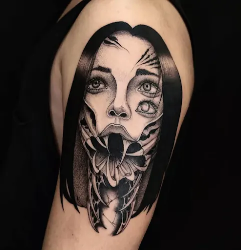 BLACK POISON TATTOO
