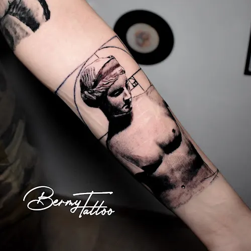 Galería 44 | Estudio de tatuajes en Elche