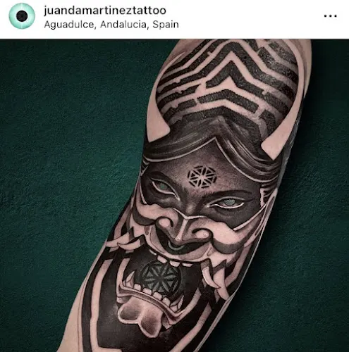 PALOS CON GUSTO TATTOO COLLECTIVE - Almería