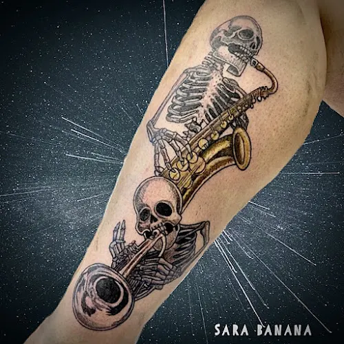 Sara Banana Tattoo - Coca