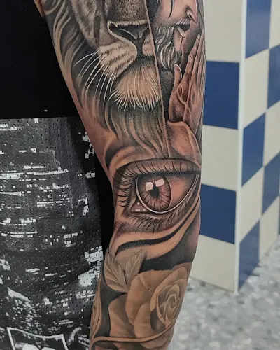 Daruma urban tattoo