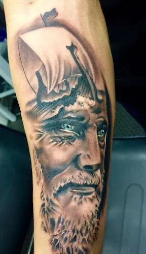 Bola 8 Tattoo Estudio Badajoz - Estudio de tatuajes en Badajoz