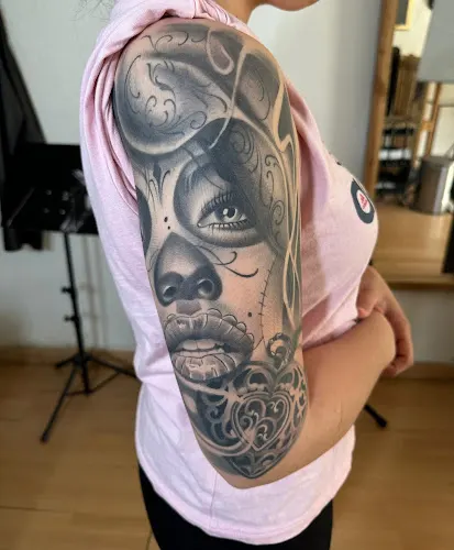 Estudio De Tatuajes "rbl Tattoo" - Barcelona