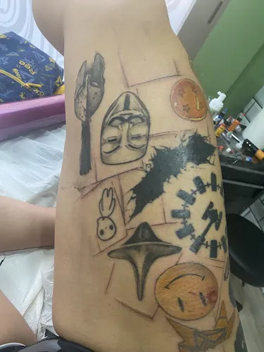 Born Again Tattoo - Granada