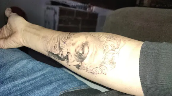 Mom tattoo studio
