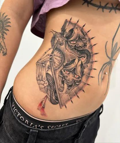 Sacrum Deluxe Piercing Tattoo Barcelona - Barcelona