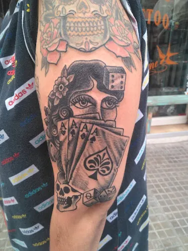 Roots Tattoo - Santa Coloma de Gramenet