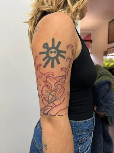 Anormal tattoo shop