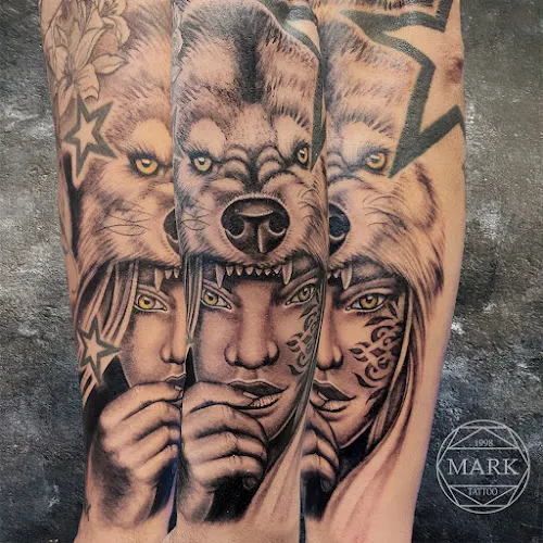 Mark Tatuaje y Piercing