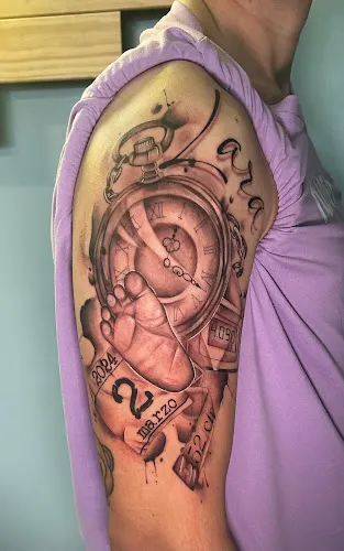 Aguja Negra Tattoo