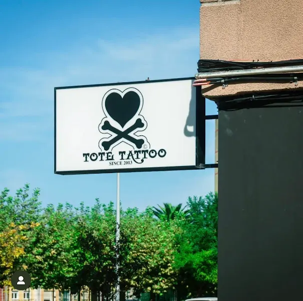 TOTE TATTOO SANTANDER