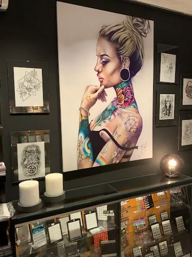 Naivet Tattoo - Puigcerda