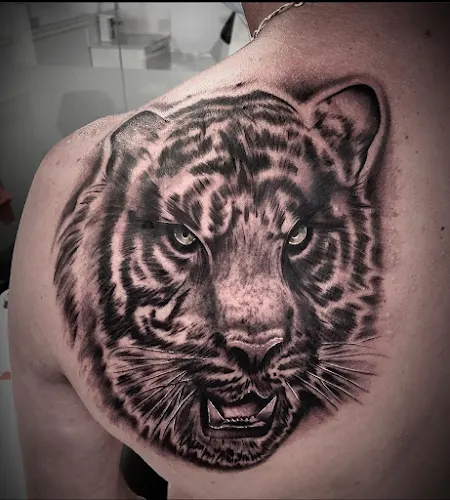 tatto you - Tienda de piercings y tatuajes en Lloret de Mar