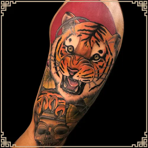 TITS AND TATS TATTOO MOLLERUSSA - Mollerussa