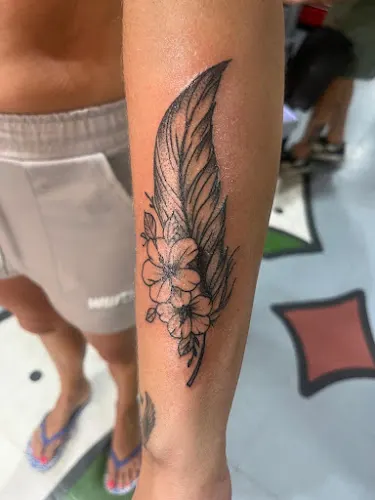 Ibiza Tattoo shop Studio Parlour Brokecat