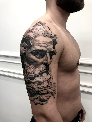 GOLD INK IBIZA TATTOO COMPANY
