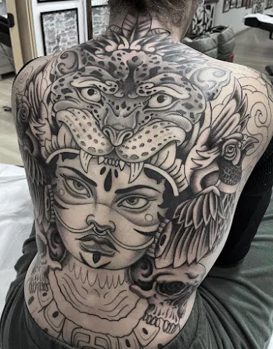 Tatuajes & Piercings en Las Palmas MARLIN TATTOO- Las Canteras