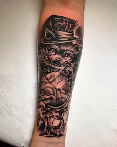 Sacra Tattoo & Piercing - Ourense