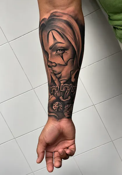 Paradise tattoo piercing
