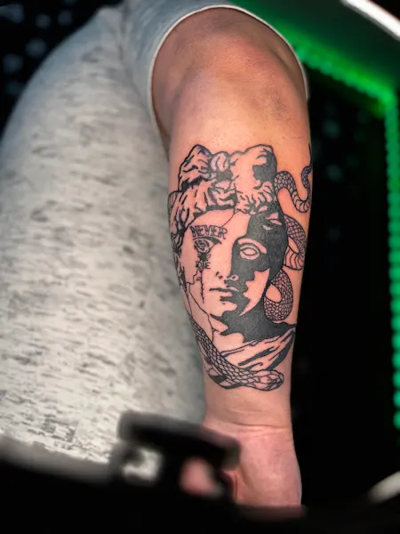 Veneno Tattoo Studio - Sevilla