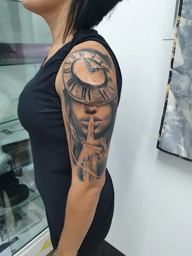 Lunatic Tattoo Estudi - El Vendrell