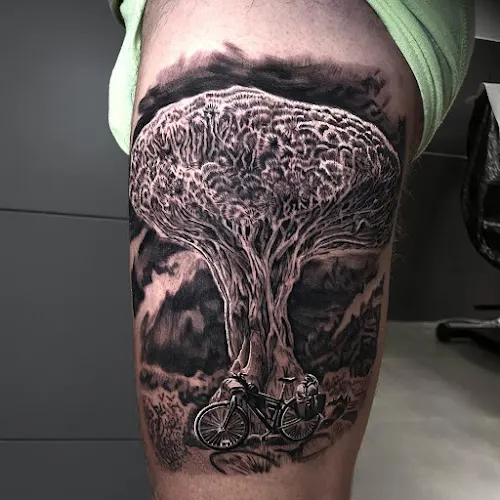 Iguana Tattoo Studio