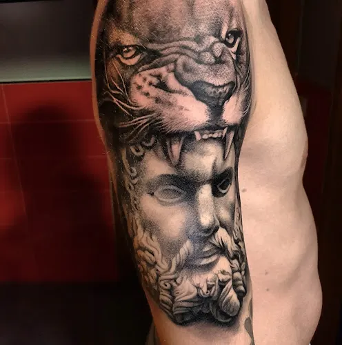 Tattoo Adrian Estrugo