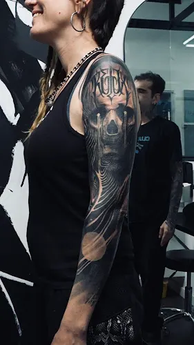 LA VIDA PIRATA TATTOO STUDIO VALENCIA