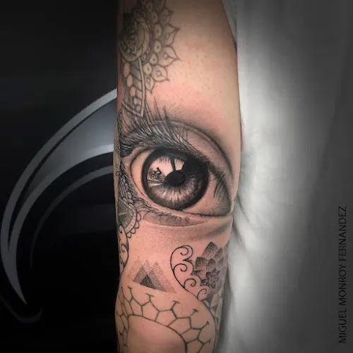 VIERNES 13 TATTOO STUDIO